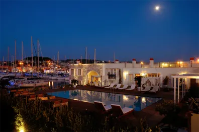 Marina Yacht Club Çeşme - Cesmebook.com