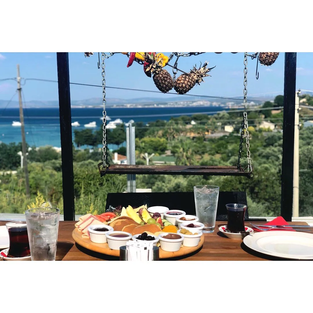 La Tulipe Ayayorgi Çeşme