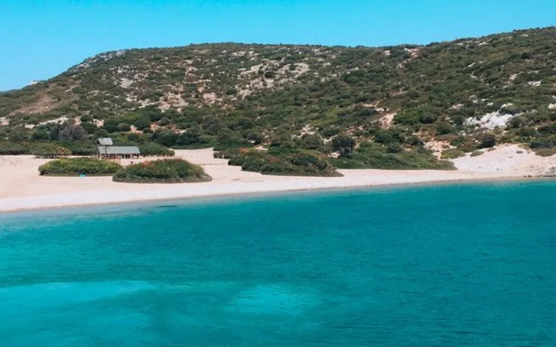 Çeşme Koyları Adaları Gezilecek Yerler